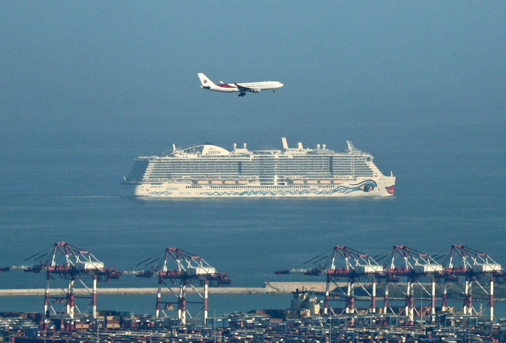 2022 05 13T000000Z 1586590494 MT1NURPHO0007I7FP2 RTRMADP 3 SPAIN ECONOMY 1