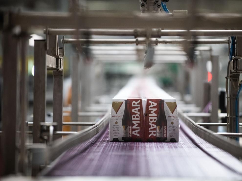 ambar recibe de manos de saica el sello de residuos a recursos zero a vertedero