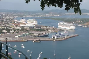 El Puerto de Mazatlán y la ASIPONA: un vistazo a su historia 13 CRUCEROS 5 1