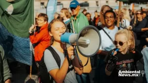 ANWEB Greta Thunberg lidera protesta historica en Francia contra perforaciones petroleras