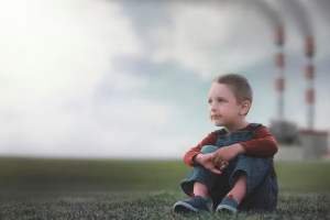 La contaminación del aire causó 8,1 millones de muertes  2021, niños los principales afectados