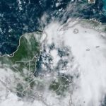 Tormenta nueva que alerta a los habitantes