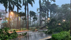 El huracán Helene sacude Cancún: fuertes lluvias y vientos de 155 km/h provocan evacuaciones