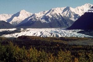 Glaciares en crisis: el cambio climático transforma paisajes emblemáticos en Alaska y el Himalaya