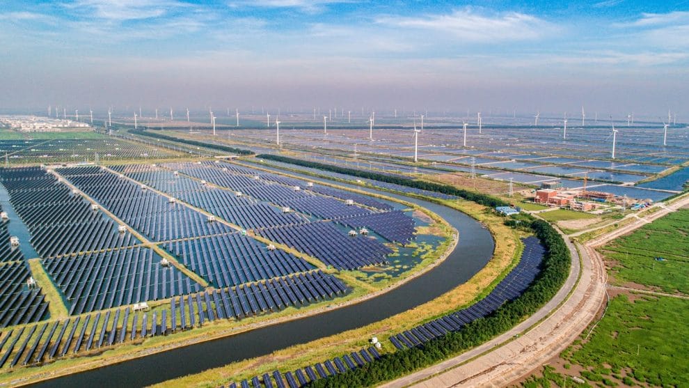 El futuro de China: El carbón al límite y el crecimiento de las energías renovables 11 China tomar la delantera en energia eolica y solar