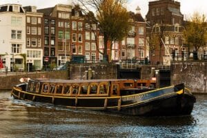 Ámsterdam verde: solo barcos eléctricos desde abril