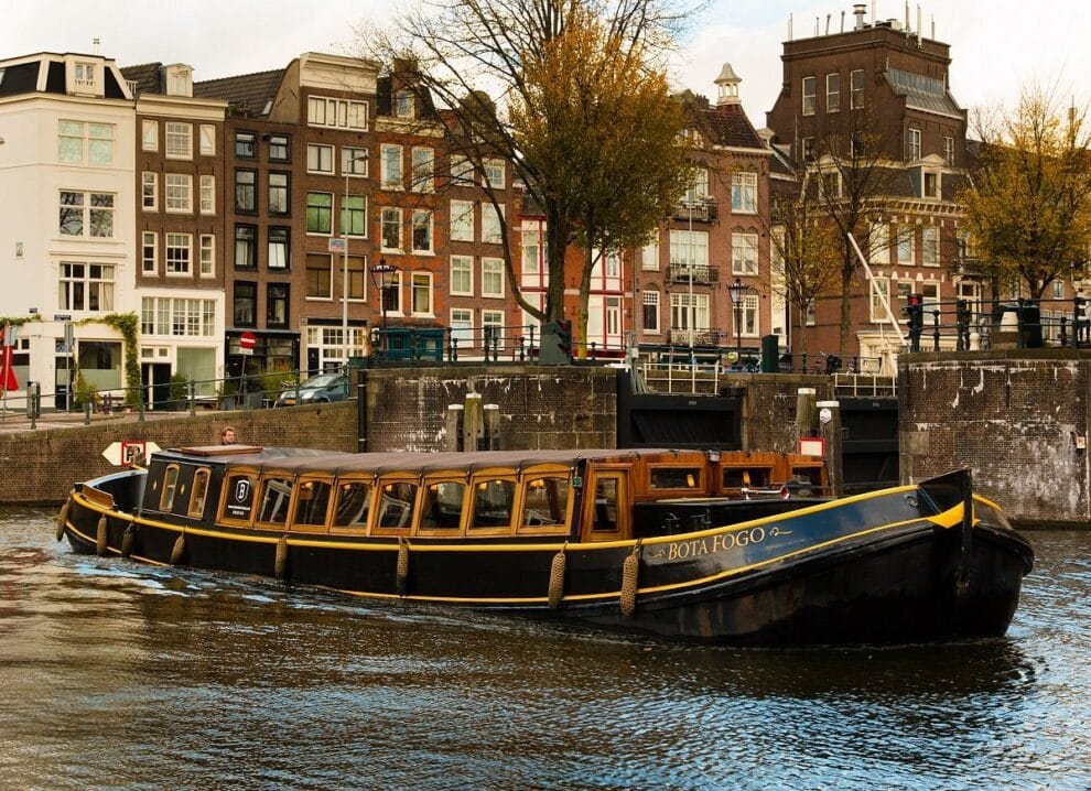 Ámsterdam verde: solo barcos eléctricos desde abril