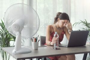 Banxico asegura menos horas de trabajo por la nueva ola de calor