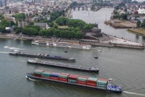 Lluvias elevan el nivel del Rin y reanudan transporte fluvial al 100