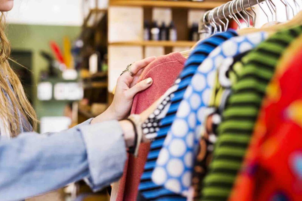 ¿Quieres vestir bien, cuidar tu bolsillo y salvar el planeta? La moda de segunda mano es la respuesta 11 La moda