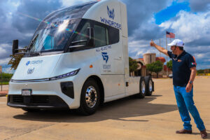 Ruta eléctrica binacional: Nuevo León y Texas apuestan por la movilidad sustentable  20 hoy