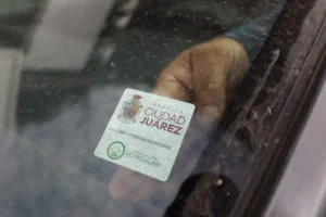 Engomado ecológico obligatorio