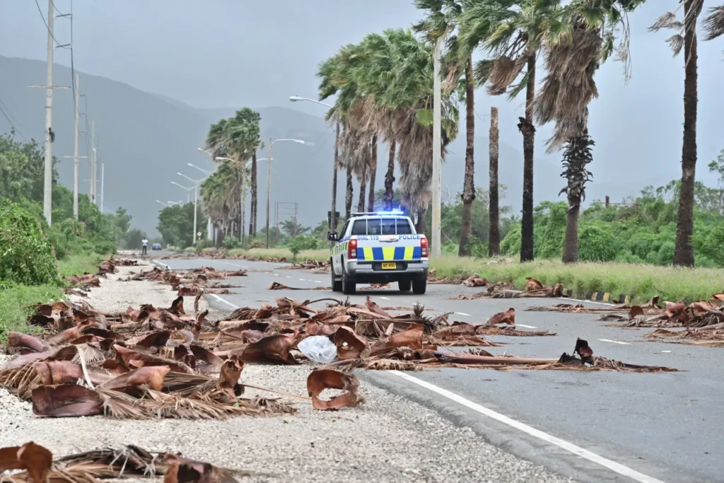 Jamaica declara desastre tras el impacto histórico de tormenta 9 Jamaica