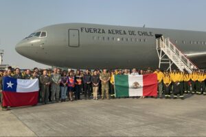 Llegan 145 brigadistas mexicanos a Chile