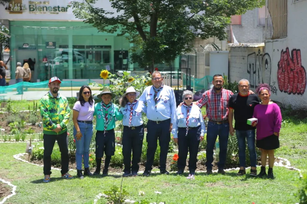 El jardín polinizador más grande de Ecatepec creado por un joven visionario de 13 años 10 Polinizador