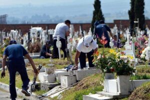 Una bomba ambiental oculta en los cementerios