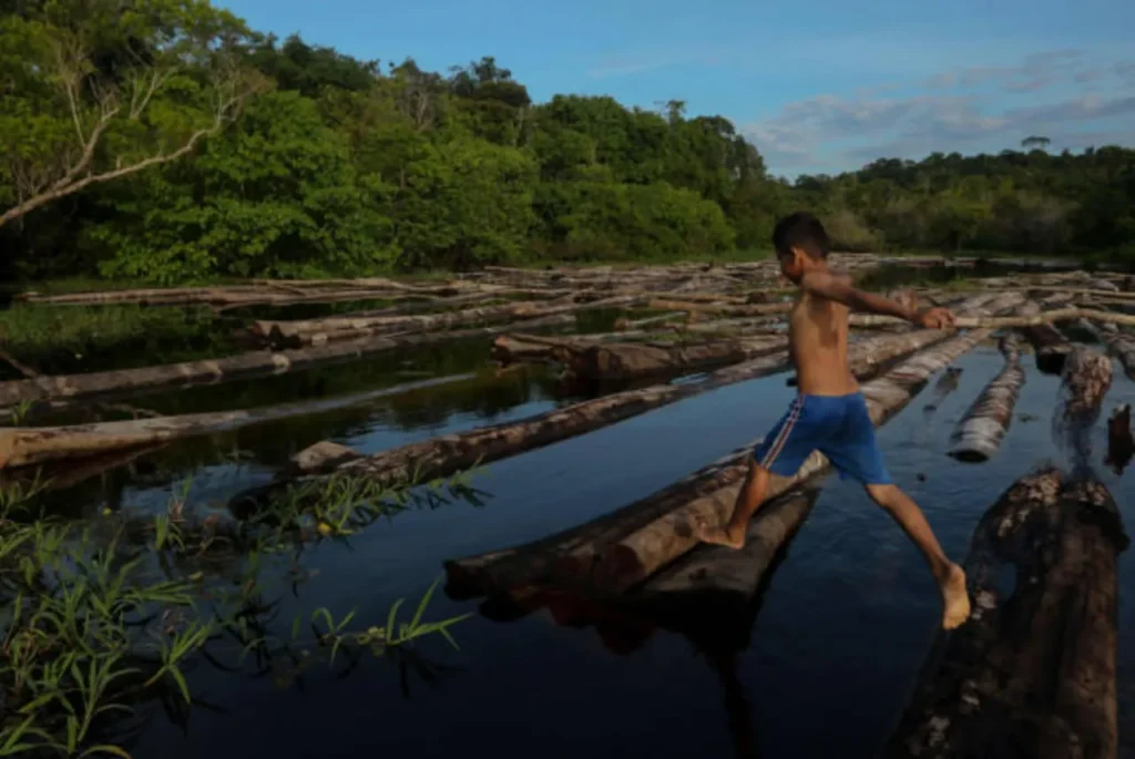 Informe sobre combustibles fósiles en la Amazonía: Parlamentarios por un futuro autónomo 12 fosil