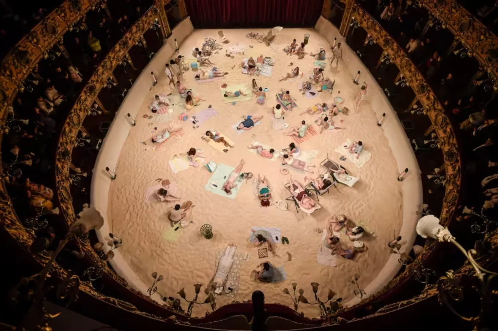 La playa que canta por el plante: Sun & Sea llega al Cervantino 2025 11 imagen 1 35 2