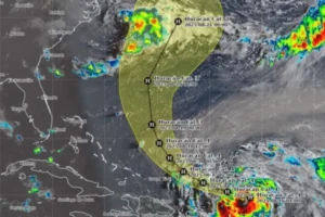 Categoría 4 en el Atlántico: Erin genera oleaje en el Caribe sin afectar a México  13 imagen 1 69