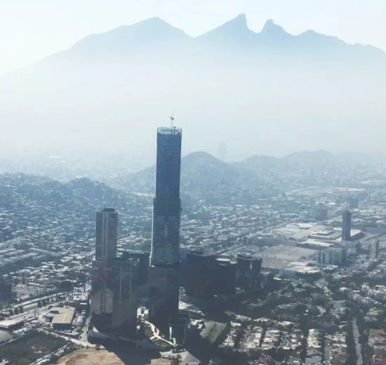 Alerta Regia exige a Nuevo León actualizar medición de aire contaminado en el SIMA