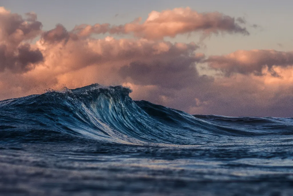 Argentina impulsará la energía undimotriz: energía a partir de la fuerza del mar 17 Olas del mar bajo nubes rosas