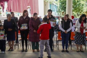 ninos conocen proyecto del PERH