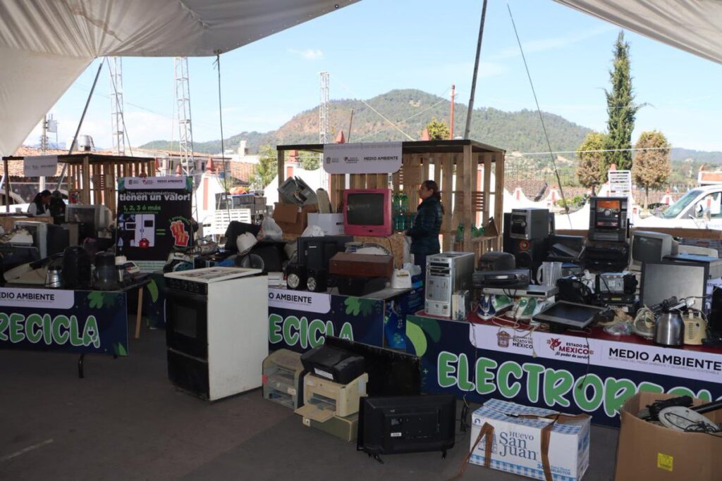 Golpe a la contaminación: Edomex retira 3.5 toneladas de desechos tecnológicos en Amanalco 11 toneladas de desechos